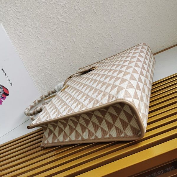激安価格！プラダ シンボル ファブリック コピー スモールバッグ pus03754代引きを販売