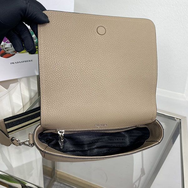 希少 プラダ レタリングロゴ レザー ショルダーバッグ コピー put87570代引きを販売