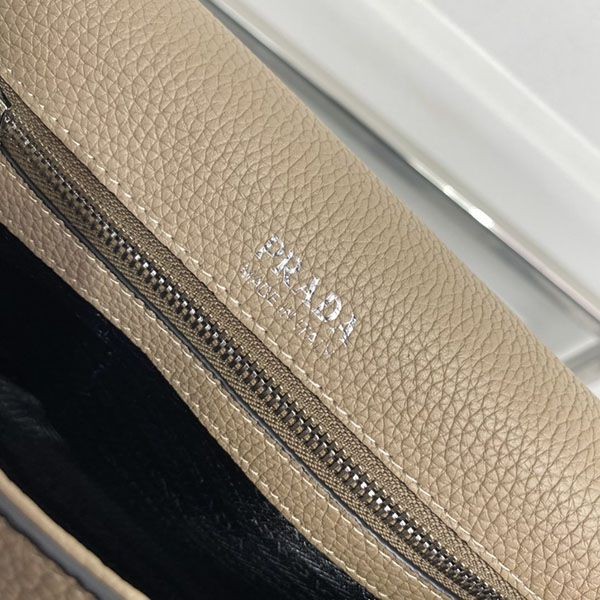 希少 プラダ レタリングロゴ レザー ショルダーバッグ コピー put87570品質保証