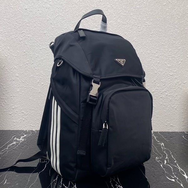 《大人気》プラダ アディダス コピー Re-Nylon バックパック puu71574激安送料無料