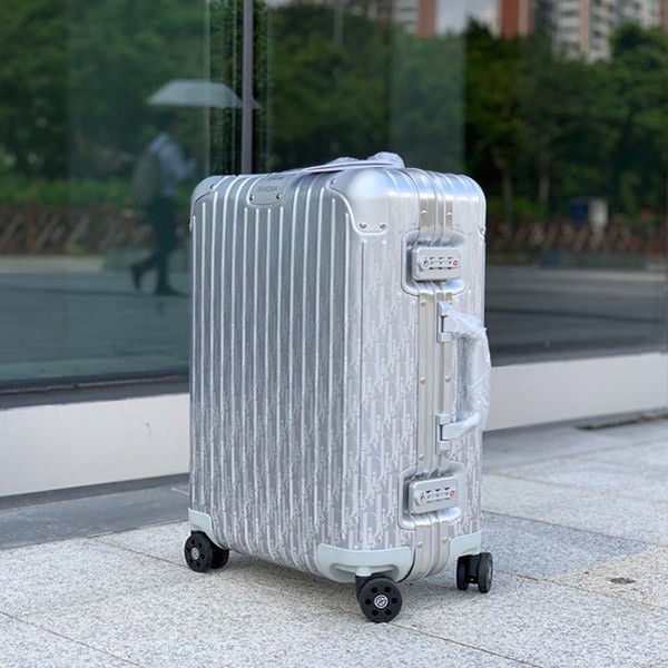 リモワ ディオール コラボ コピー キャリーケース CABIN rie64590通販