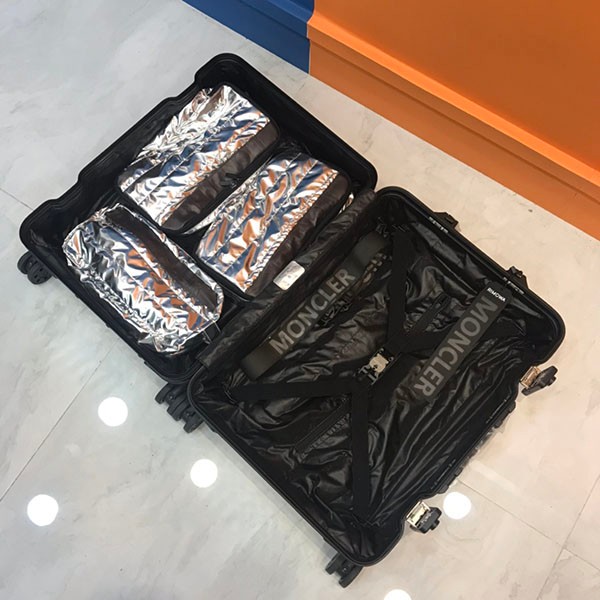 大人気！モンクレール リモワ◆Reflection スーツケース ブランドコピー rig66094N級品