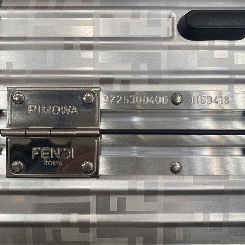 大人気!!新色フェンディ X リモワ コピー コラボ スーツケース ris44229人気