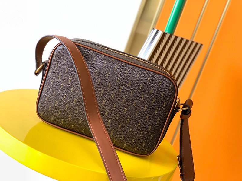 大人気！サンローラン ショルダーバッグ コピー☆ルー キルティングレザー カメラバッグ Sac85306品質保証