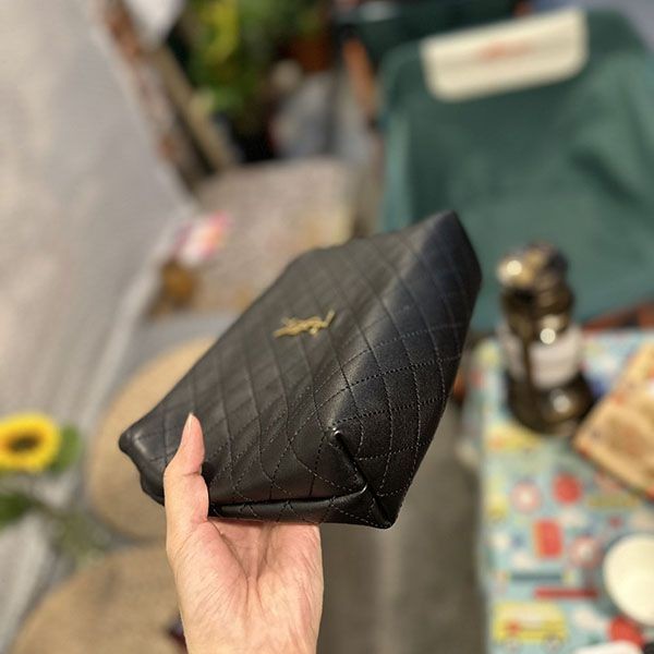 サンローラン* YSL 偽物 ステッチ チャーム付 コスメポーチ Sah88354通販