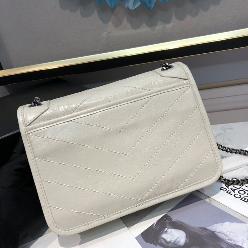 可愛いサンローラン スーパーコピー ショルダーバッグ ニキ ベイビー クリンクルヴィンテージレザー Saj00394通販