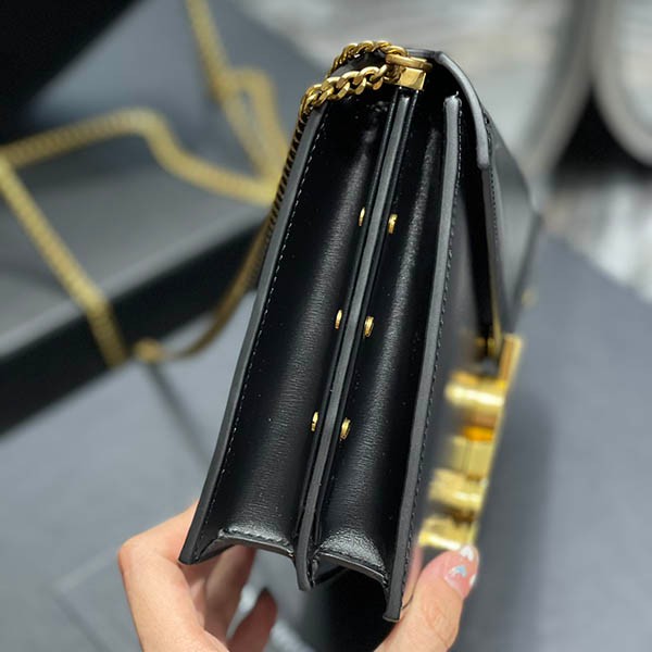 オードリー亜谷香さん愛用★サンローラン カサンドラ コピー チェーンウォレット ブラック Saj65852高い品質