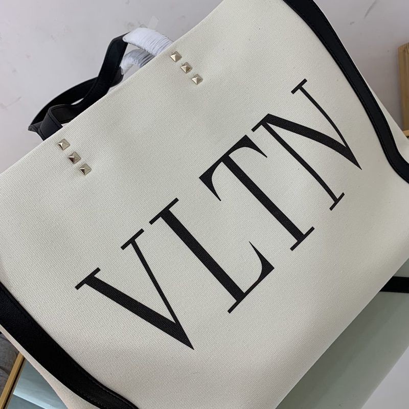 ブランドヴァレンティノ トートバッグ 偽物 ショッピングバッグ NEON VLTN キャンバス ミディアム Vua11801人気