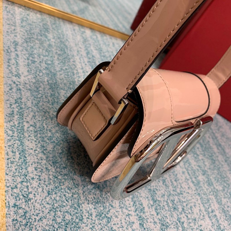 超希少！ヴァレンティノ ショルダーバッグ 偽物 Vロゴ SUPERVEE レザー クロスボディバッグ Vua73357激安送料無料