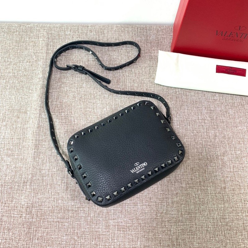 定番ヴァレンティノ ショルダーバッグ 偽物 ハンドバッグ★ロックスタッズ Vuf33430通販