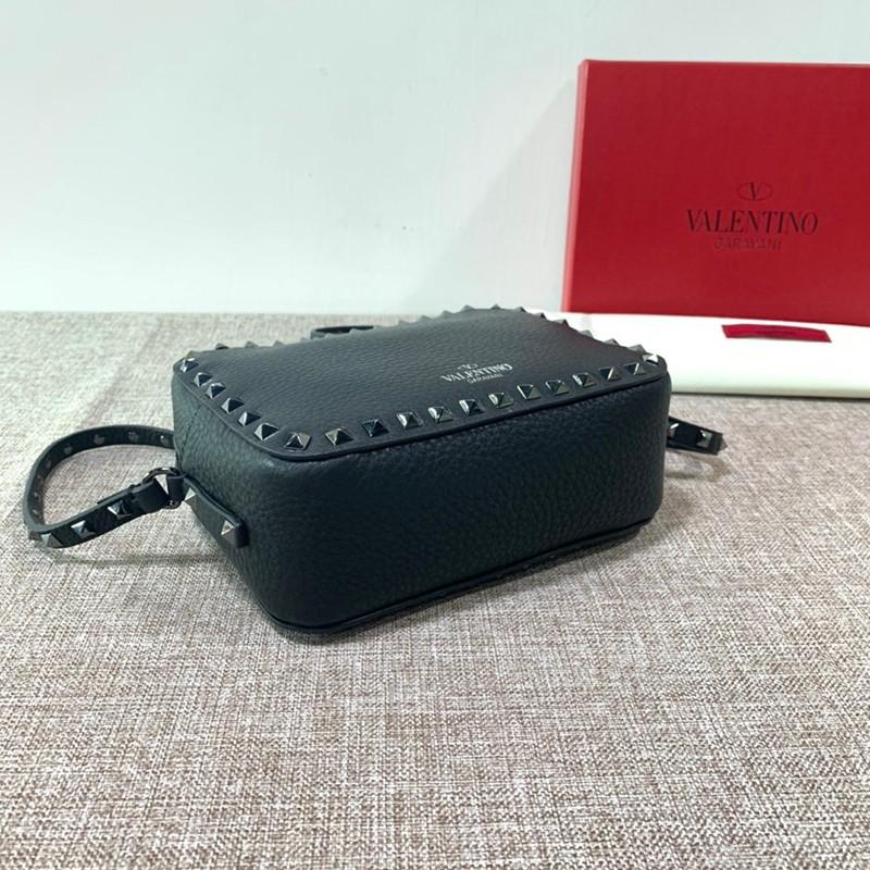 定番ヴァレンティノ ショルダーバッグ 偽物 ハンドバッグ★ロックスタッズ Vuf33430高い品質