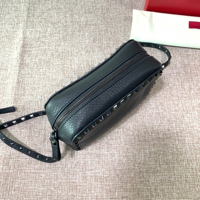 定番ヴァレンティノ ショルダーバッグ 偽物 ハンドバッグ★ロックスタッズ Vuf33430最高級