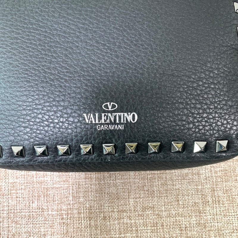 定番ヴァレンティノ ショルダーバッグ 偽物 ハンドバッグ★ロックスタッズ Vuf33430品質保証