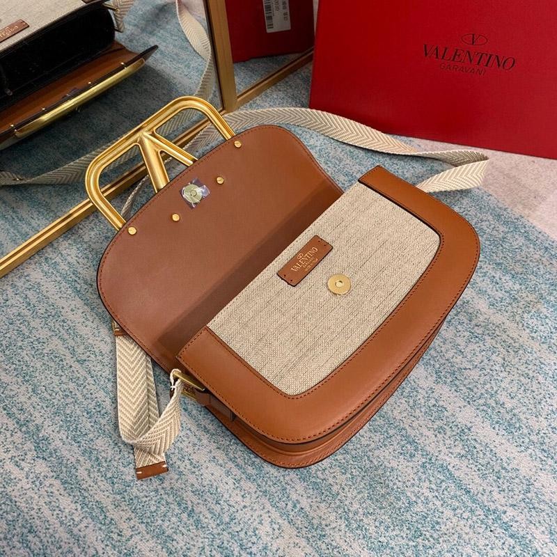 人気ヴァレンティノ ショルダーバッグ コピー VEE レザー クロスボディバッグ Vui86717N級品