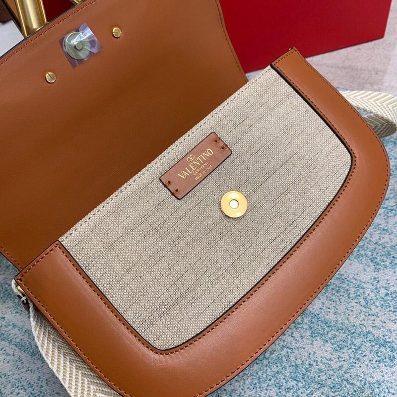 人気ヴァレンティノ ショルダーバッグ コピー VEE レザー クロスボディバッグ Vui86717代引きを販売