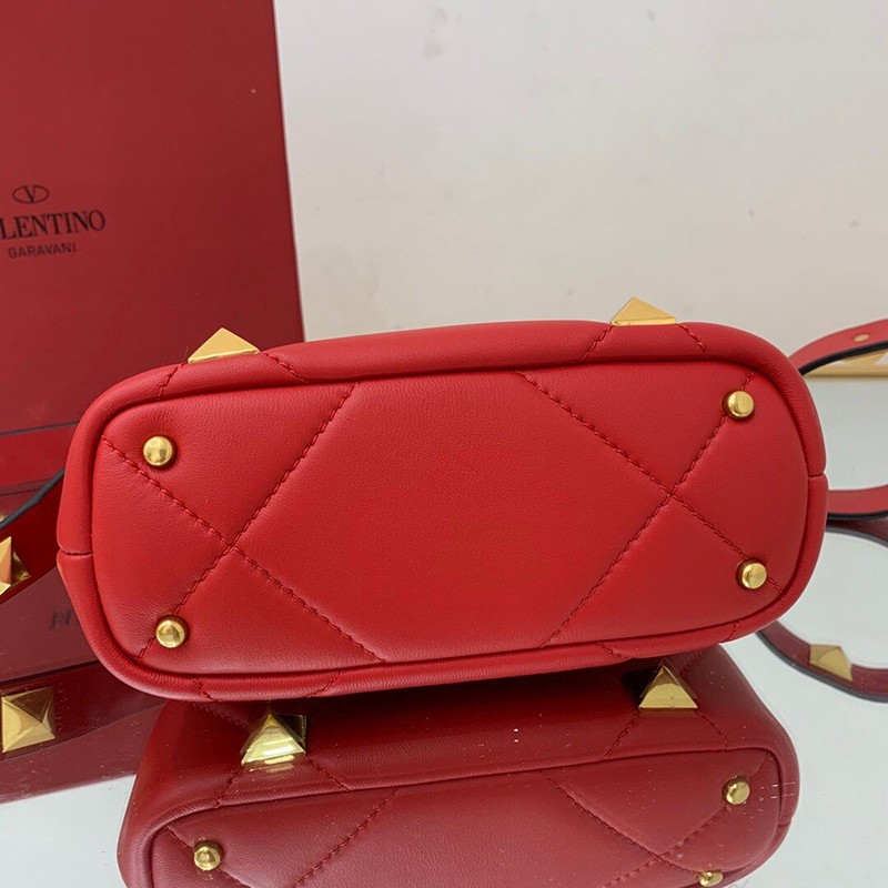 《大人気》ヴァレンティノ ハンドバッグ コピー ROMAN STUD QUILTED Vuj81781人気