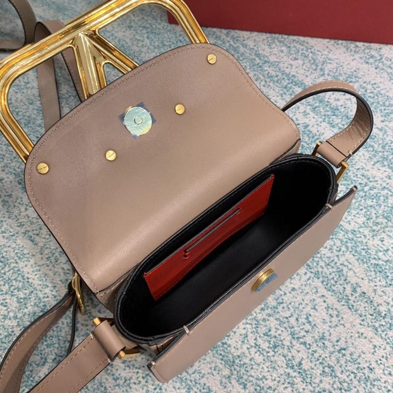 ☆超人気☆ヴァレンティノ ショルダーバッグ コピー VEE レザー クロスボディバッグ Vuj95323N級品