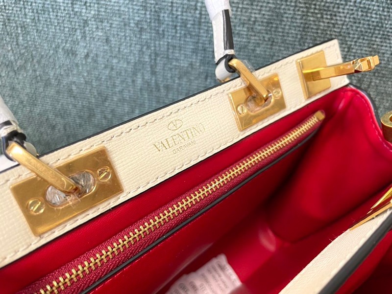 【日本未発売】【ヴァレンティノ ハンドバッグ 偽物】ROCKSTUD ALCOVE Vul31375人気