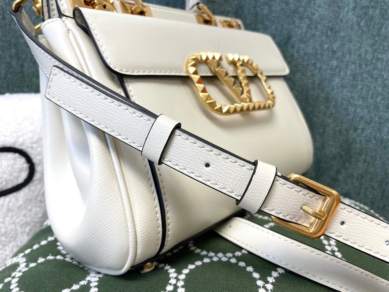 【日本未発売】【ヴァレンティノ ハンドバッグ 偽物】ROCKSTUD ALCOVE Vul31375最高級