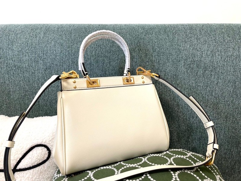【日本未発売】【ヴァレンティノ ハンドバッグ 偽物】ROCKSTUD ALCOVE Vul31375N級品