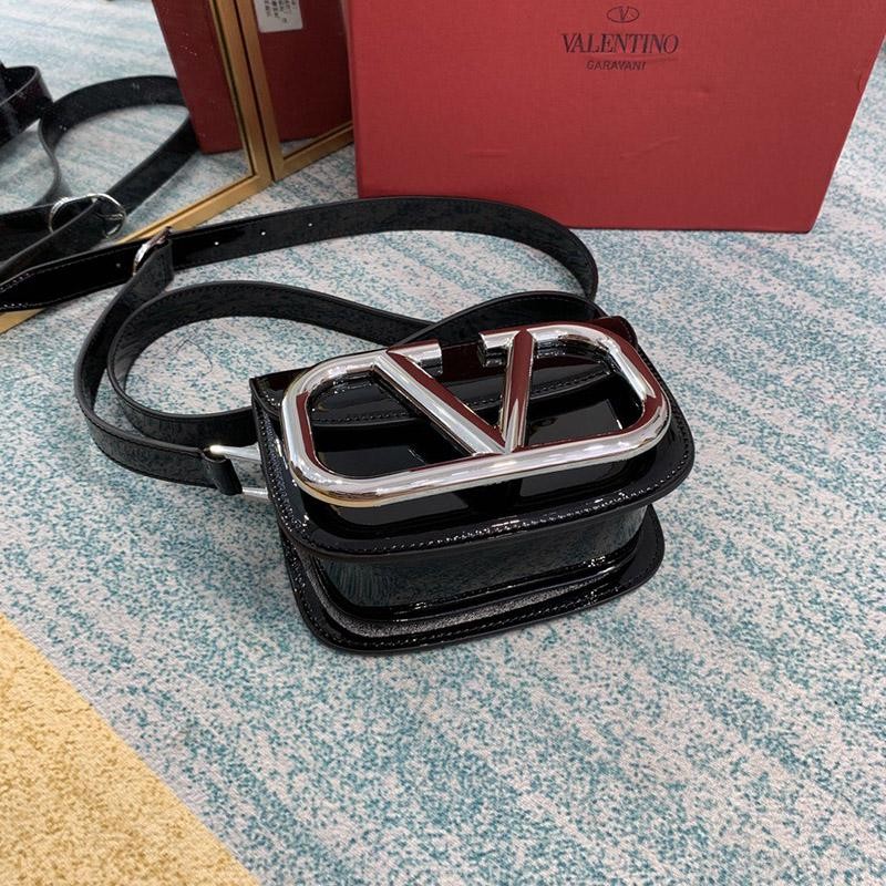 ☆超人気☆ヴァレンティノ ショルダーバッグ VEE レザー クロスボディバッグ Vul83278品質保証