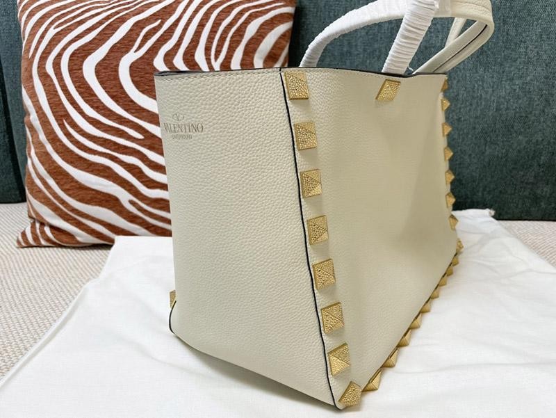 入手困難品！ヴァレンティノ トートバッグ 偽物N級品 レザー Vul95299激安送料無料
