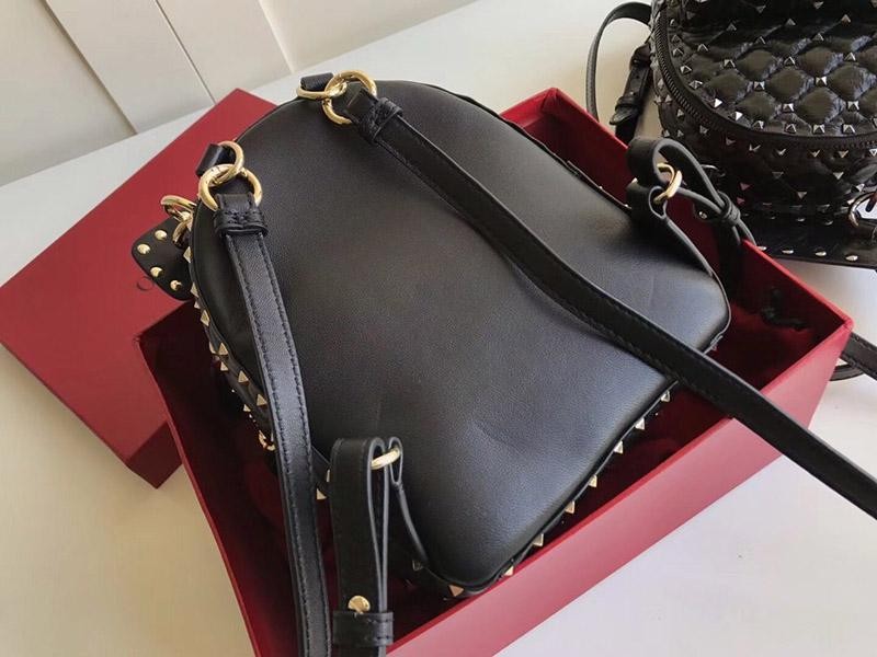 21AW新作 ヴァレンティノ コピーVALENTINO GARAVANI◎SPIKE.IT バックパックミニ Vun26505激安送料無料