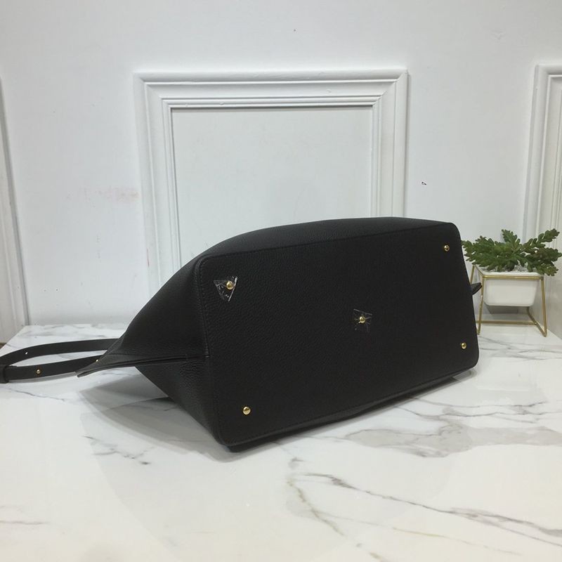 目を惹くカラー ヴァレンティノ トートバッグ 偽物 ガラヴァーニ Vロゴ エスケープ ミディアム バッグ Vur97344最高級