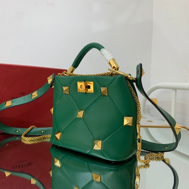 ＊関税込み ヴァレンティノ ハンドバッグ 偽物 ROMAN STUD QUILTED Vuu09871高い品質