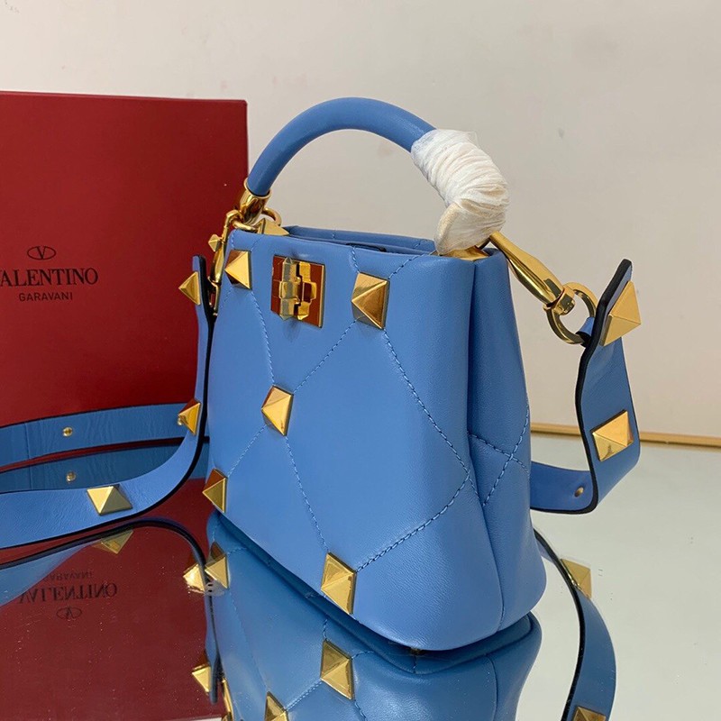 入手困難ヴァレンティノ ハンドバッグ 偽物 ROMAN STUD QUILTED Vuv61060高い品質
