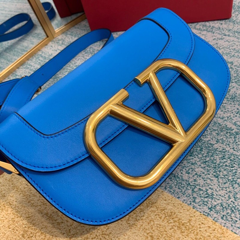 21-22AWヴァレンティノ ショルダーバッグ 偽物 Vロゴ SUPERVEE レザー クロスボディバッグ Vuw01126激安送料無料