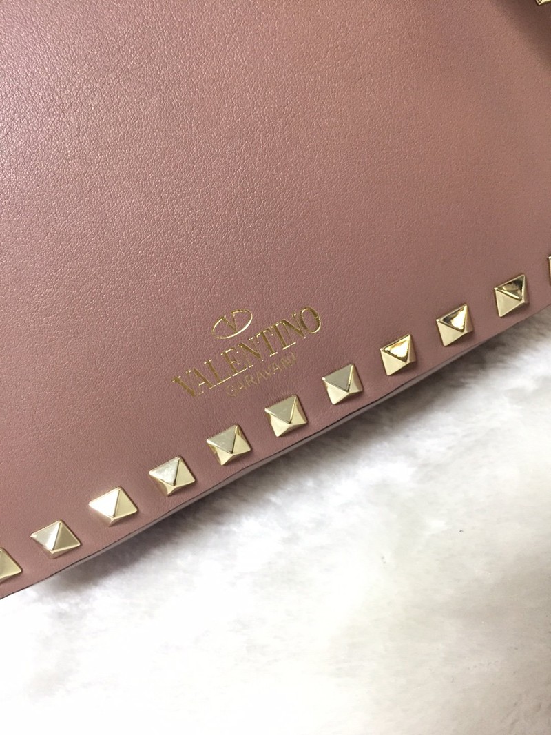 ★日本!!人気！ヴァレンティノ ショルダーバッグ 偽物 ハンドバッグ★ロックスタッズ Vuy67038通販