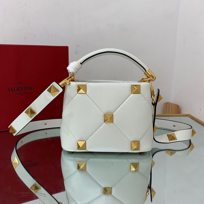 ★日本!!人気！ヴァレンティノ ハンドバッグ コピー ROMAN STUD QUILTED Vuz59113通販