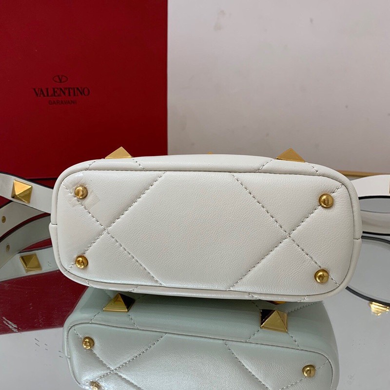 ★日本!!人気！ヴァレンティノ ハンドバッグ コピー ROMAN STUD QUILTED Vuz59113人気