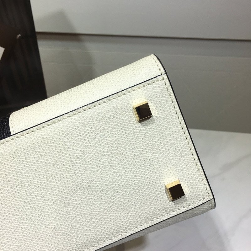 入手困難 ヴァレクストラ Iside イジィデ ミディアム ハンドスーパーコピバッグ Vua18256人気