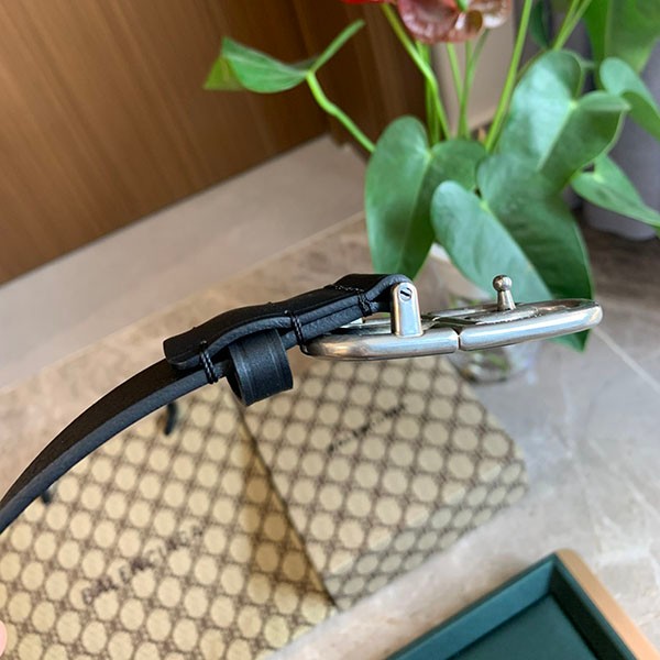 バレンシアガ BB ロゴ レザーベルト スーパーコピー bar71916高い品質