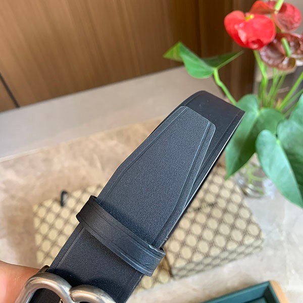 バレンシアガ BB ロゴ レザーベルト スーパーコピー bar71916代引きを販売