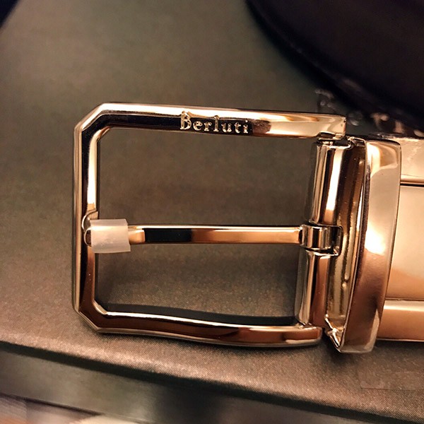 大人気【ベルルッティ コピー】Essenceレザーベルト - 32 mm bea30141人気