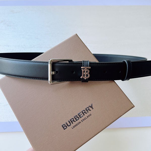 すぐ届くバーバリー レザー TB ベルト スーパーコピー Baz34599N級品
