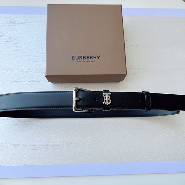 すぐ届くバーバリー レザー TB ベルト スーパーコピー Baz34599代引きを販売