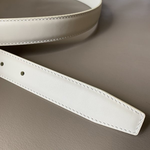 高品質♪♪♪セリーヌ ミディアムトリオンフ ベルト スーパーコピー2.5cm Cea32698激安送料無料