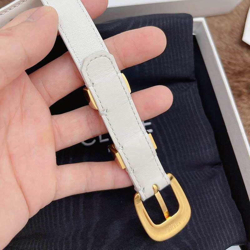最安値挑戦 セリーヌ スモール 偽物 トリオンフバックル ベルト Cem55572代引きを販売
