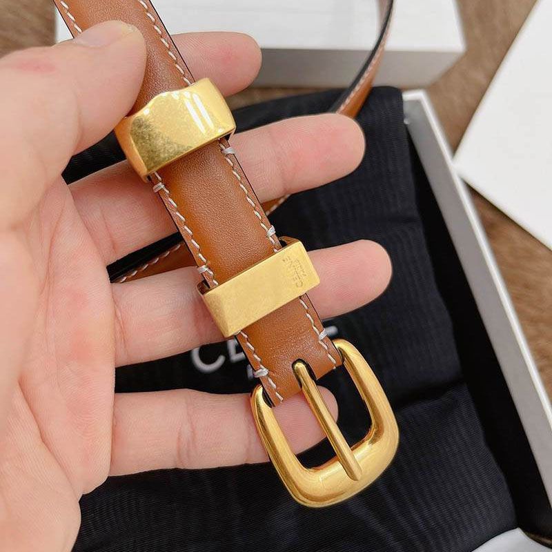 超話題!セリーヌ スモール トリオンフバックル ベルト Cen21089代引きを販売