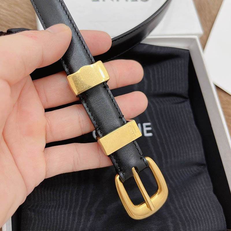 稀少 セリーヌ スモール トリオンフバックル ベルト コピー Cer09776代引きを販売