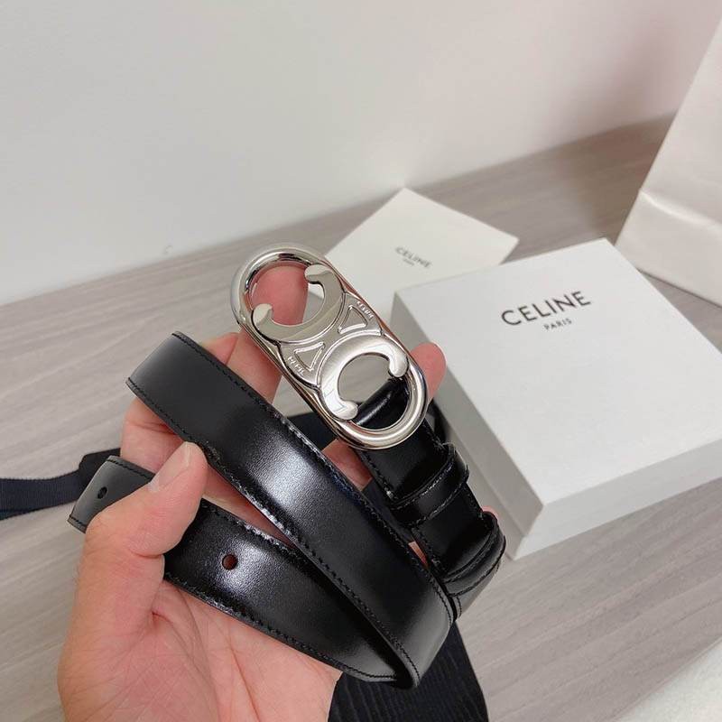 人気No1 セリーヌ スモール トリオンフベルト コピー Cey98375代引きを販売