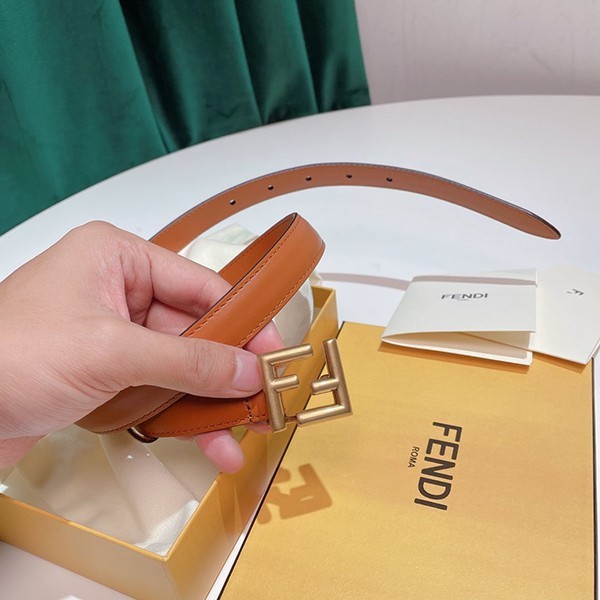 新作 フェンディ コピーFFモチーフ レザー ベルト カーフレザー feu08612激安送料無料