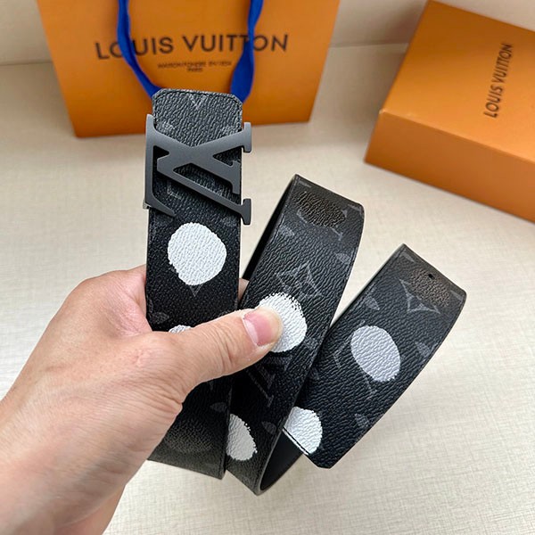 23新作 ルイヴィトン 偽物 LV イニシャル 40MM リバーシブル 草間彌生コラボ M0654U人気