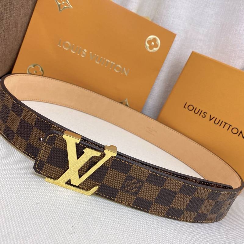 世界中で大人気♪ルイヴィトン サンチュール・LVイニシャル スーパーコピー 40MM リバーシブル ベルト vuc86599最高級