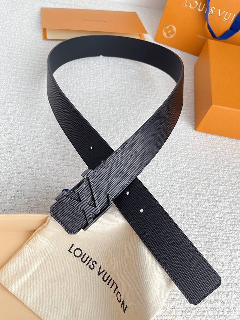 人気急上昇ルイヴィトン スーパーコピー サンチュール・LVイニシャル 40MM ベルト vud02320品質保証