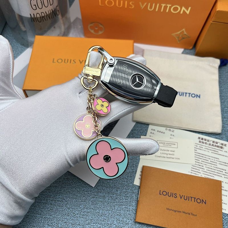 最安値挑戦♪ルイヴィトン バッグチャーム 偽物 キーホルダー ud8007高い品質